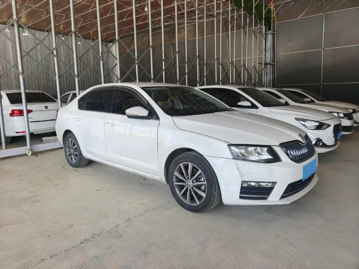 2018 Skoda Octavia 1.6L 110HP L4 5MT,autocango,china used car exporter,china ev exporter,chinese used car exporter,chinese used ev exporter
