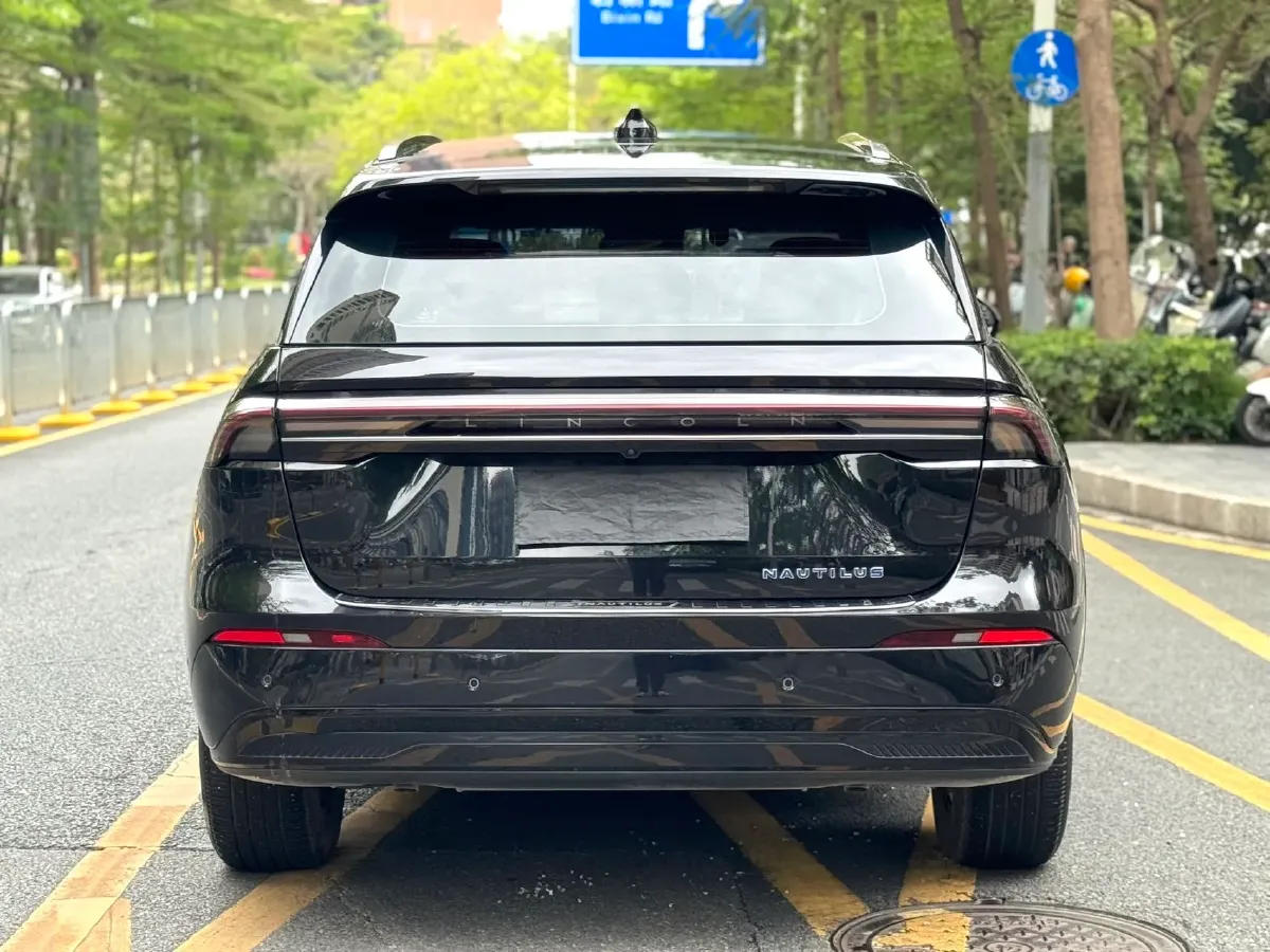 2023 Lincoln Nautilus 2.0T 282HP L4 E-CVT Hybrid,autocango,china used car exporter,china ev exporter,chinese used car exporter,chinese used ev exporter
