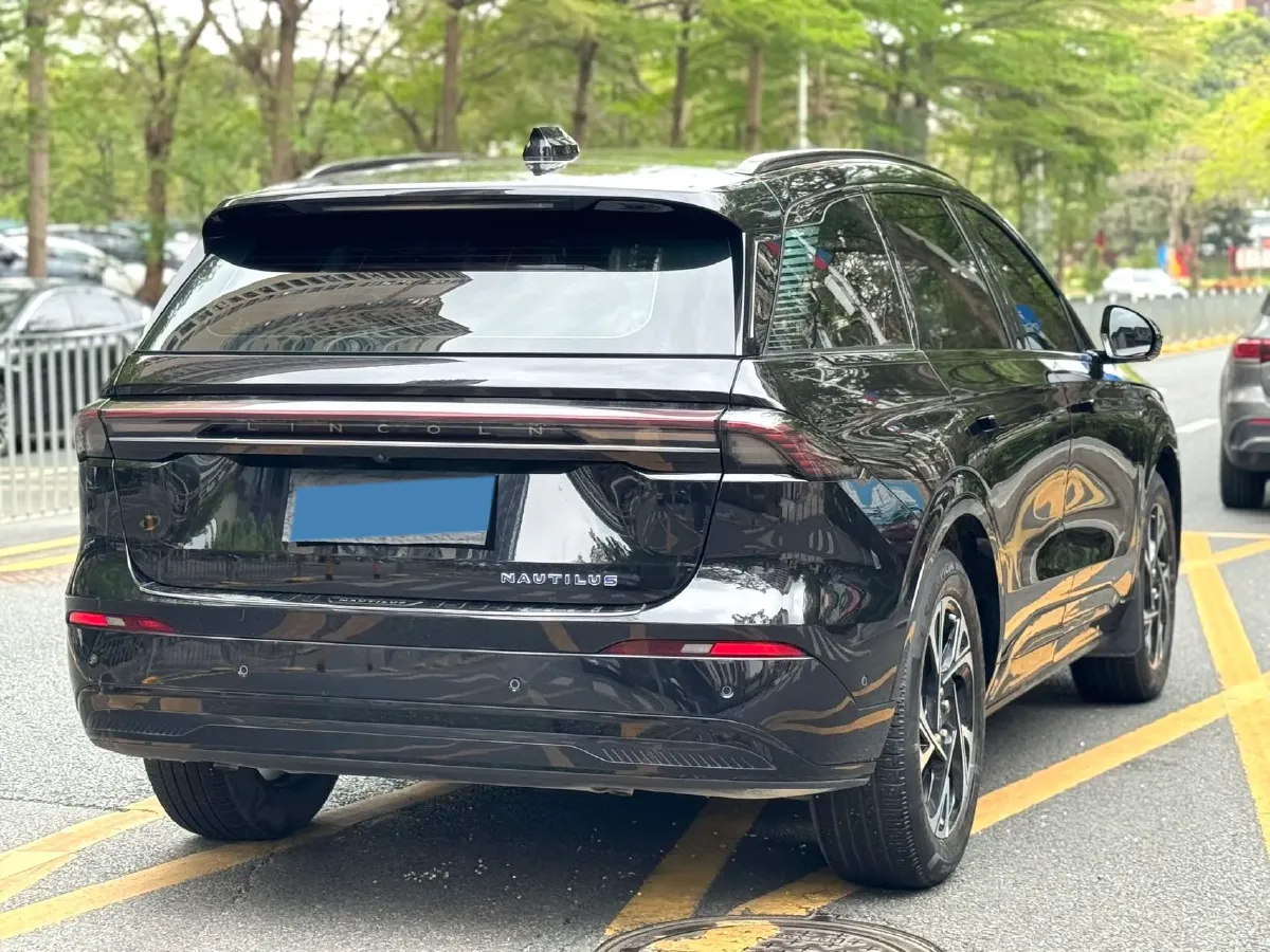 2023 Lincoln Nautilus 2.0T 282HP L4 E-CVT Hybrid,autocango,china used car exporter,china ev exporter,chinese used car exporter,chinese used ev exporter