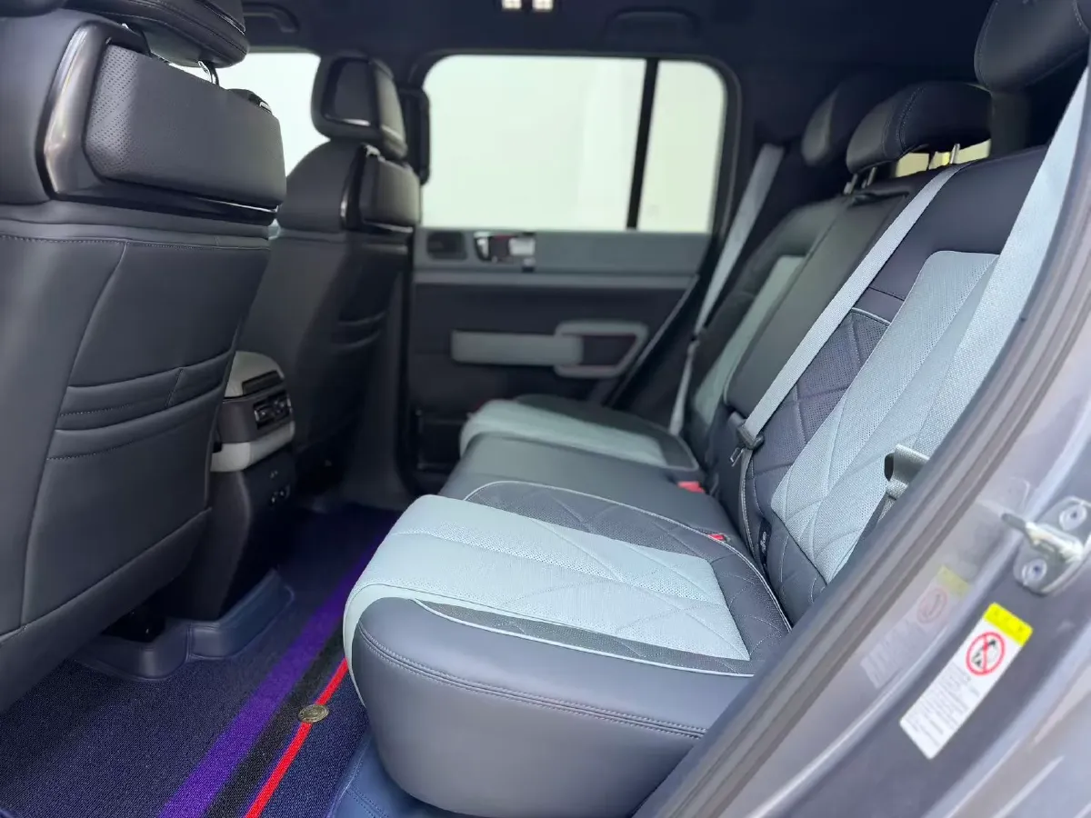 2023 FangChengBao Bao 5 1.5T 194HP L4 E-CVT PHEV 31.8KWH,autocango,china used car exporter,china ev exporter,chinese used car exporter,chinese used ev exporter