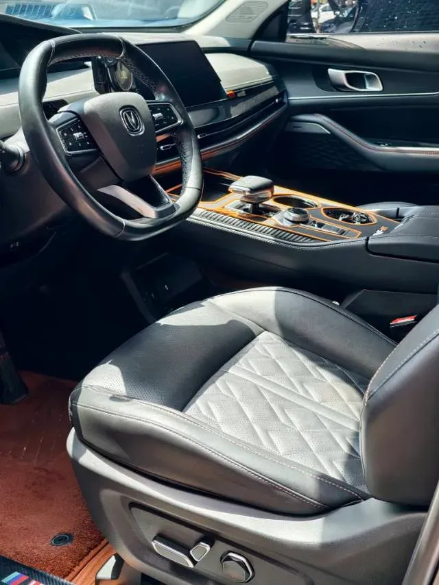 2021 ChangAn UNI-K 2.0T 233HP L4 8AT,autocango,china used car exporter,china ev exporter,chinese used car exporter,chinese used ev exporter