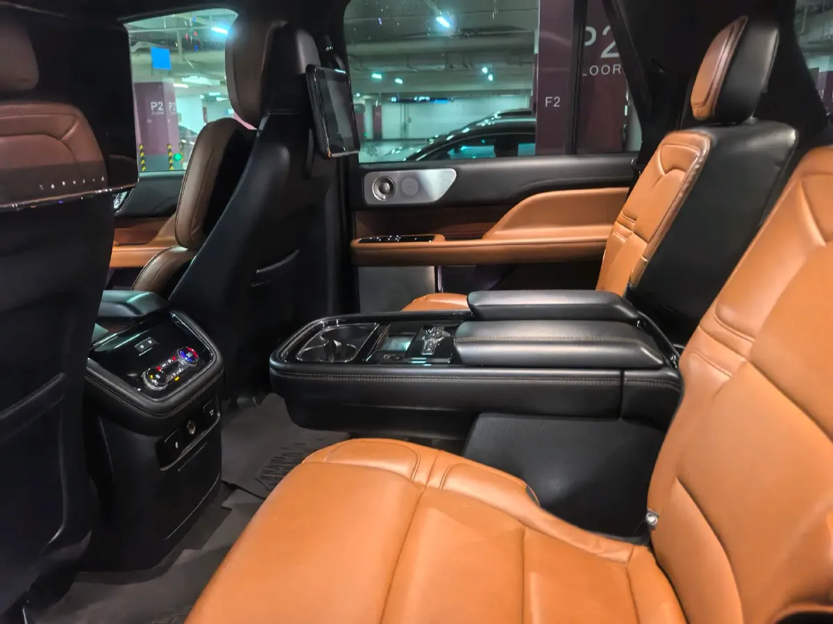 2018 Lincoln Navigator 3.5T 415HP V6 10AT,autocango,china used car exporter,china ev exporter,chinese used car exporter,chinese used ev exporter