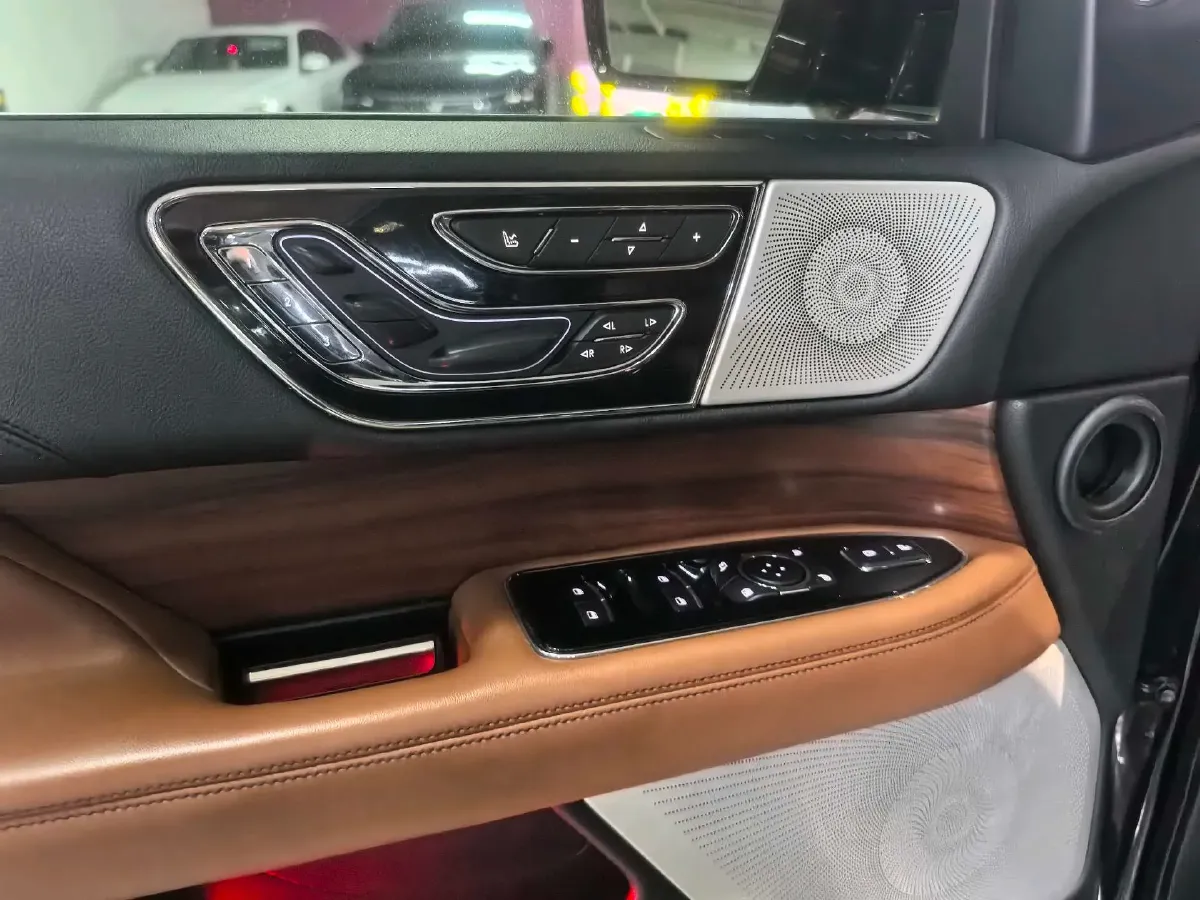 2018 Lincoln Navigator 3.5T 415HP V6 10AT,autocango,china used car exporter,china ev exporter,chinese used car exporter,chinese used ev exporter