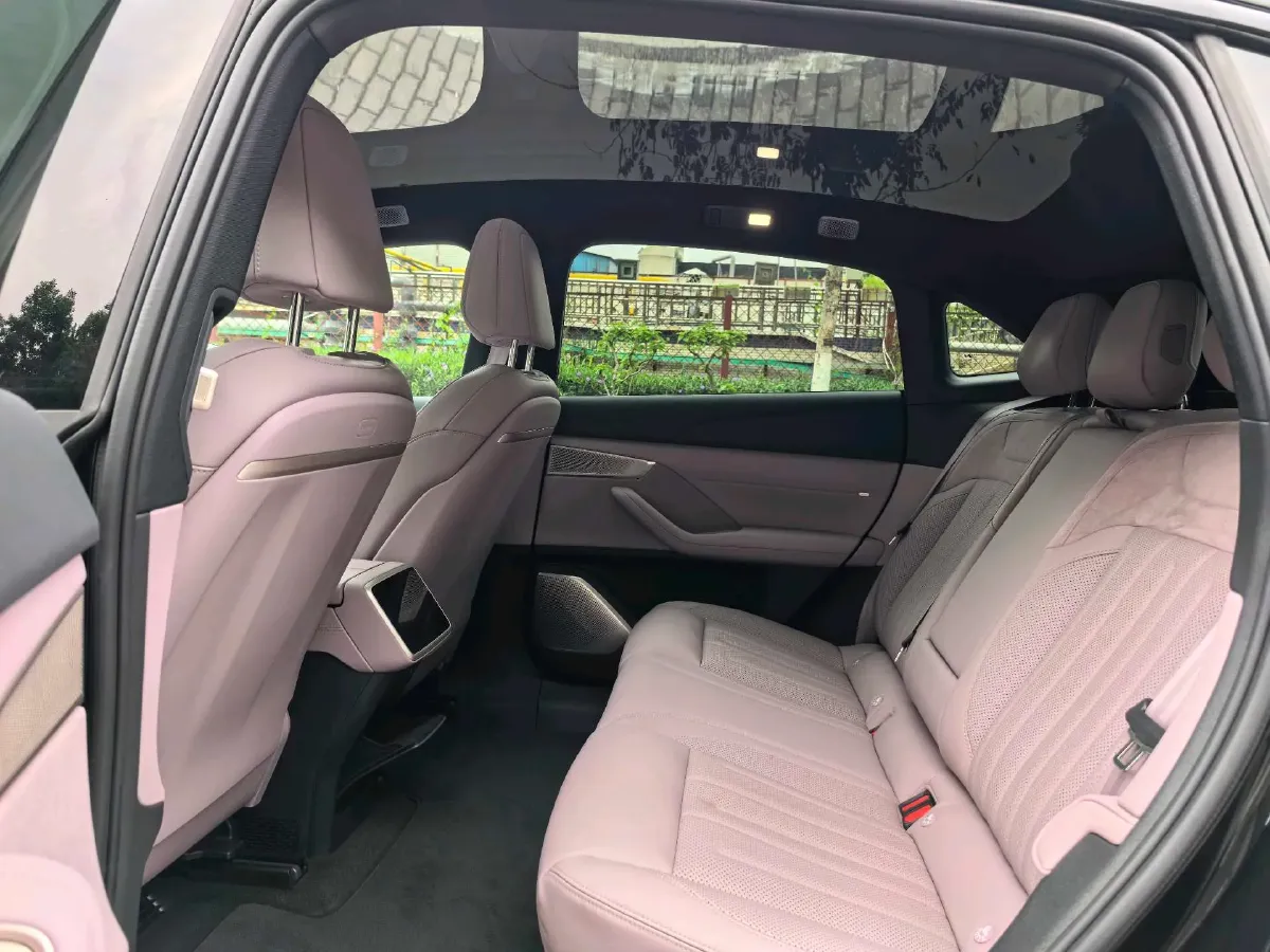 2024 IM L6 BEV 75KWH,autocango,china used car exporter,china ev exporter,chinese used car exporter,chinese used ev exporter