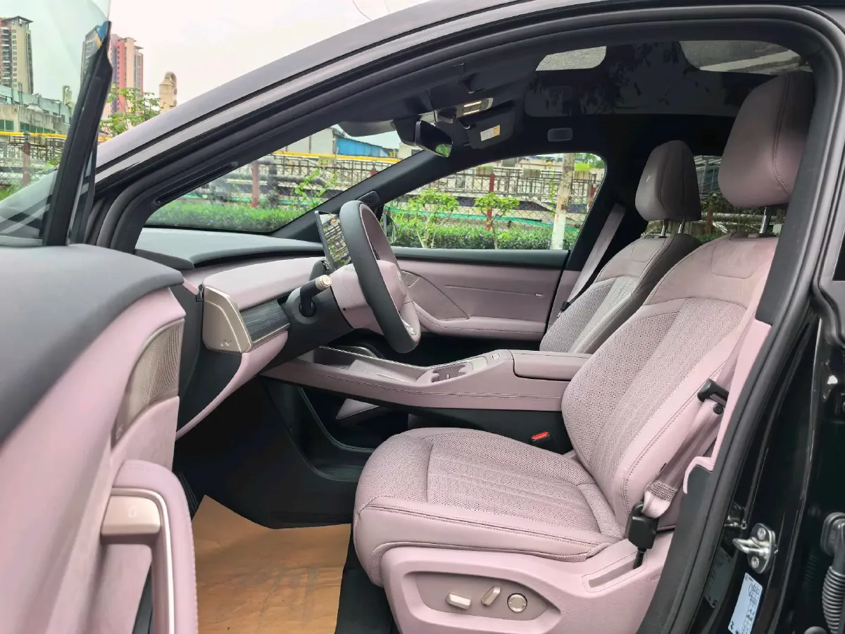 2024 IM L6 BEV 75KWH,autocango,china used car exporter,china ev exporter,chinese used car exporter,chinese used ev exporter