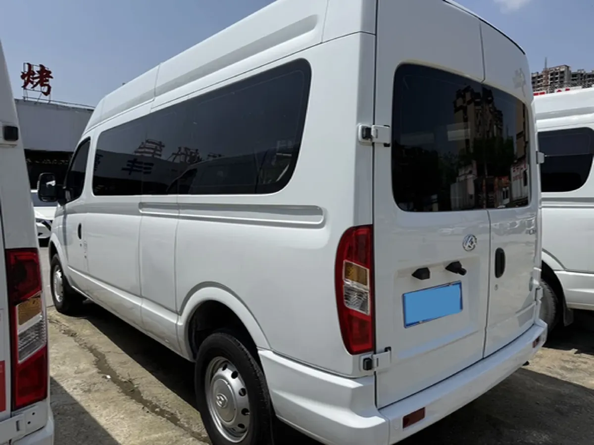 2021 MAXUS XinTu V80 2.0T 139HP L4 6MT,autocango,china used car exporter,china ev exporter,chinese used car exporter,chinese used ev exporter