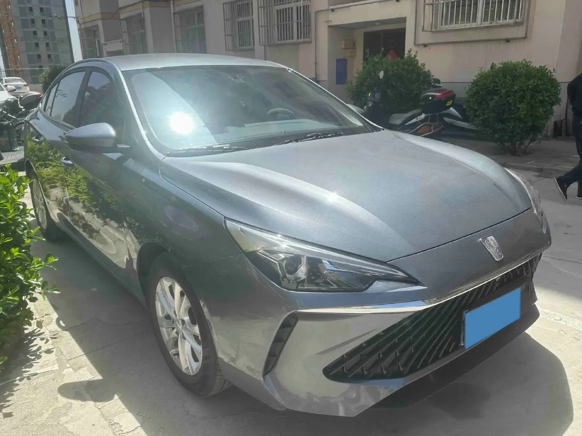 2023 Roewe i5 1.5L 129HP L4 5MT,autocango,china used car exporter,china ev exporter,chinese used car exporter,chinese used ev exporter