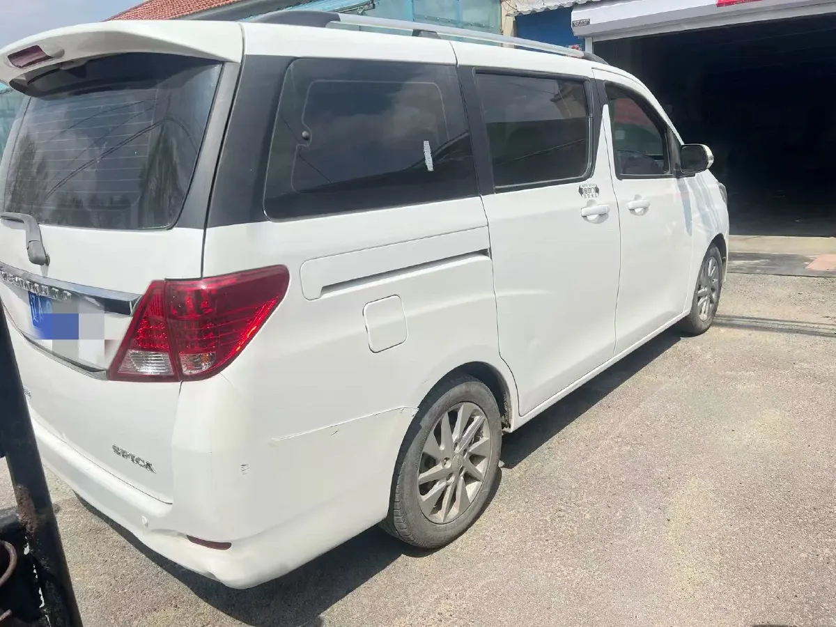 2018 Yema SiPaiKa 1.5L 112HP L4 5MT,autocango,china used car exporter,china ev exporter,chinese used car exporter,chinese used ev exporter