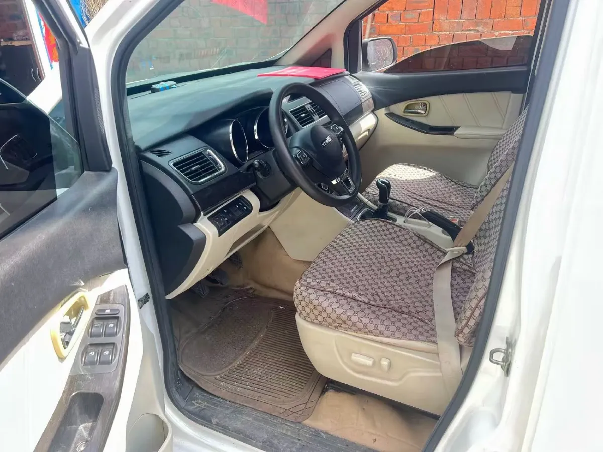 2018 Yema SiPaiKa 1.5L 112HP L4 5MT,autocango,china used car exporter,china ev exporter,chinese used car exporter,chinese used ev exporter