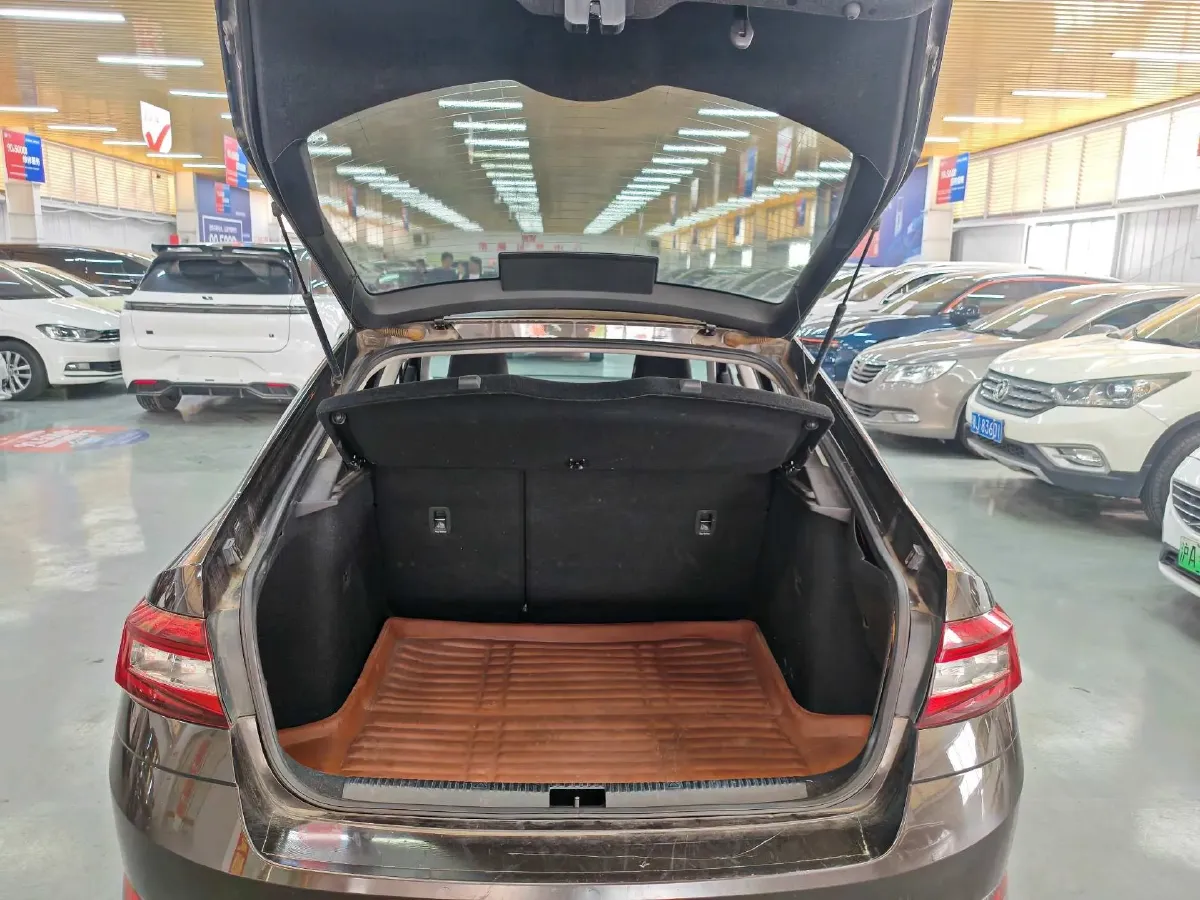 2019 Skoda Octavia 1.5L 116HP L4 6AT,autocango,china used car exporter,china ev exporter,chinese used car exporter,chinese used ev exporter