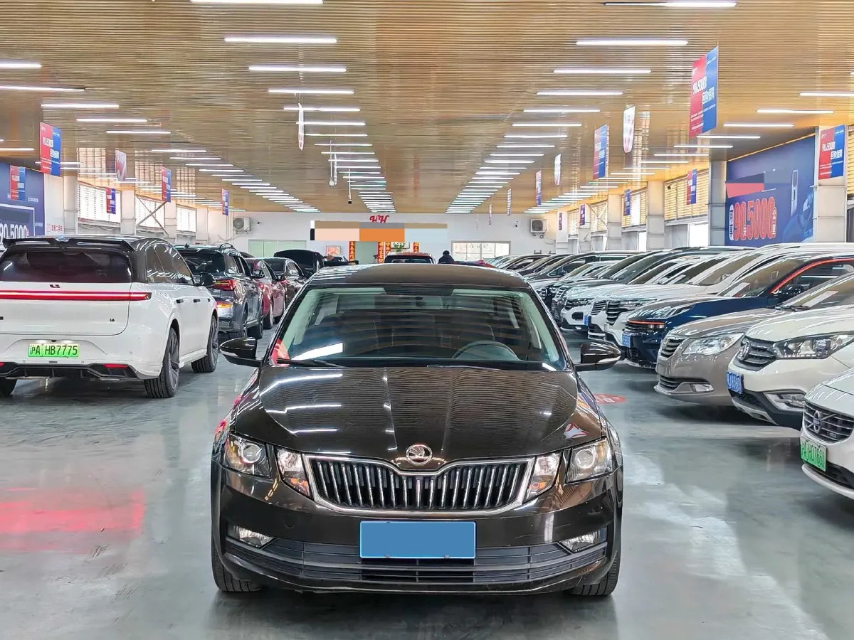 2019 Skoda Octavia 1.5L 116HP L4 6AT,autocango,china used car exporter,china ev exporter,chinese used car exporter,chinese used ev exporter