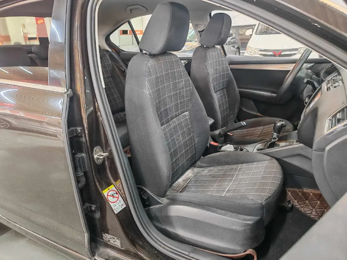 2019 Skoda Octavia 1.5L 116HP L4 6AT,autocango,china used car exporter,china ev exporter,chinese used car exporter,chinese used ev exporter