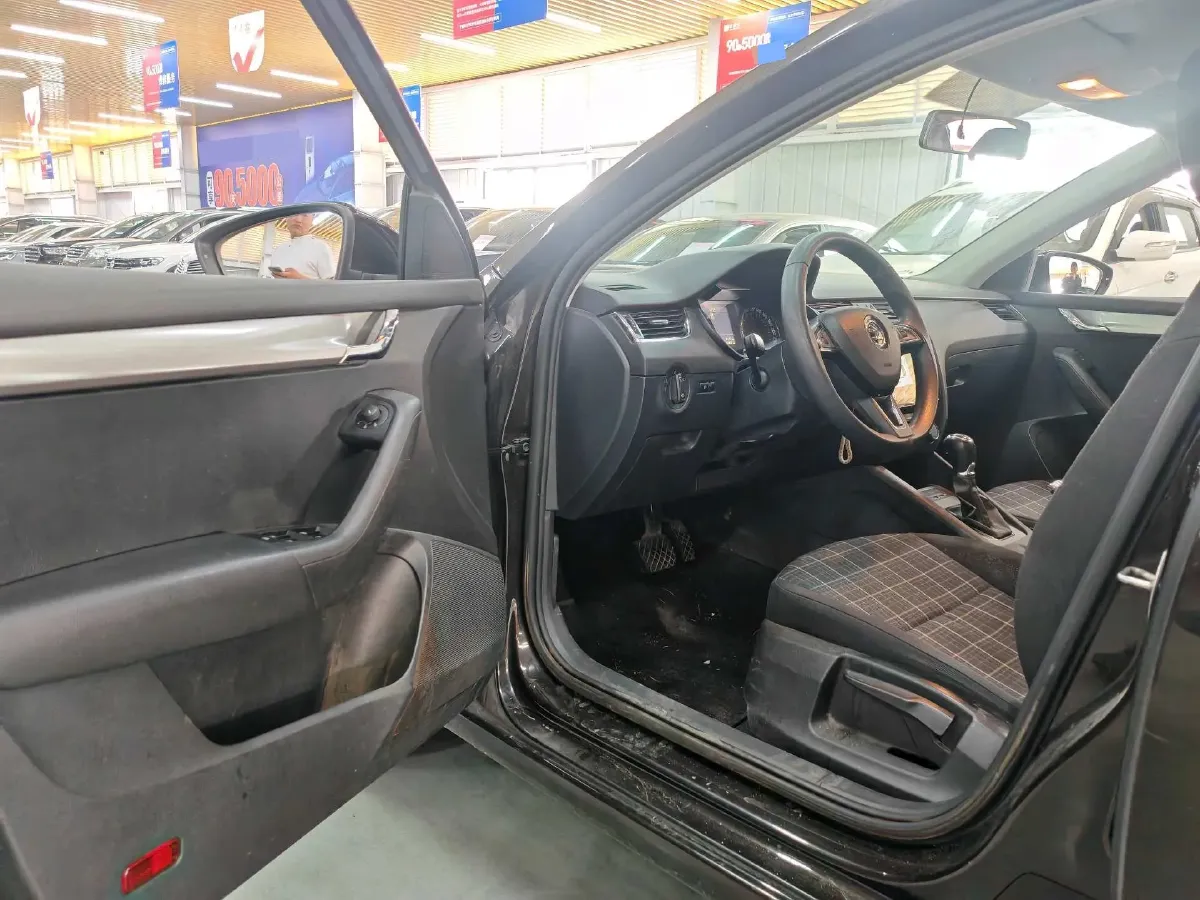 2019 Skoda Octavia 1.5L 116HP L4 6AT,autocango,china used car exporter,china ev exporter,chinese used car exporter,chinese used ev exporter