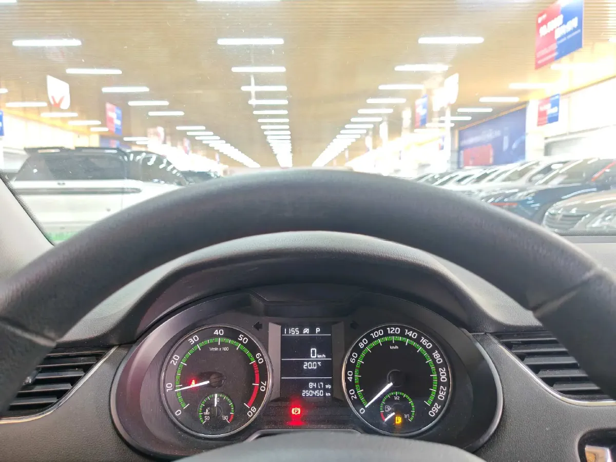 2019 Skoda Octavia 1.5L 116HP L4 6AT,autocango,china used car exporter,china ev exporter,chinese used car exporter,chinese used ev exporter