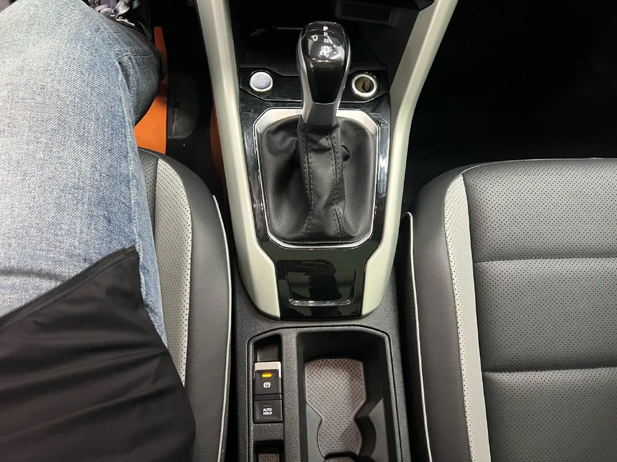 2023 Volkswagen T-Roc 1.4T 150HP L4 7DCT,autocango,china used car exporter,china ev exporter,chinese used car exporter,chinese used ev exporter