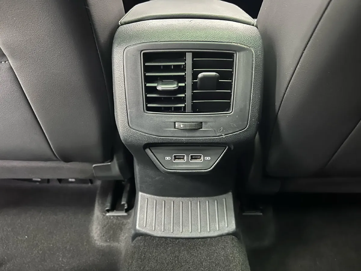 2023 Volkswagen T-Roc 1.4T 150HP L4 7DCT,autocango,china used car exporter,china ev exporter,chinese used car exporter,chinese used ev exporter