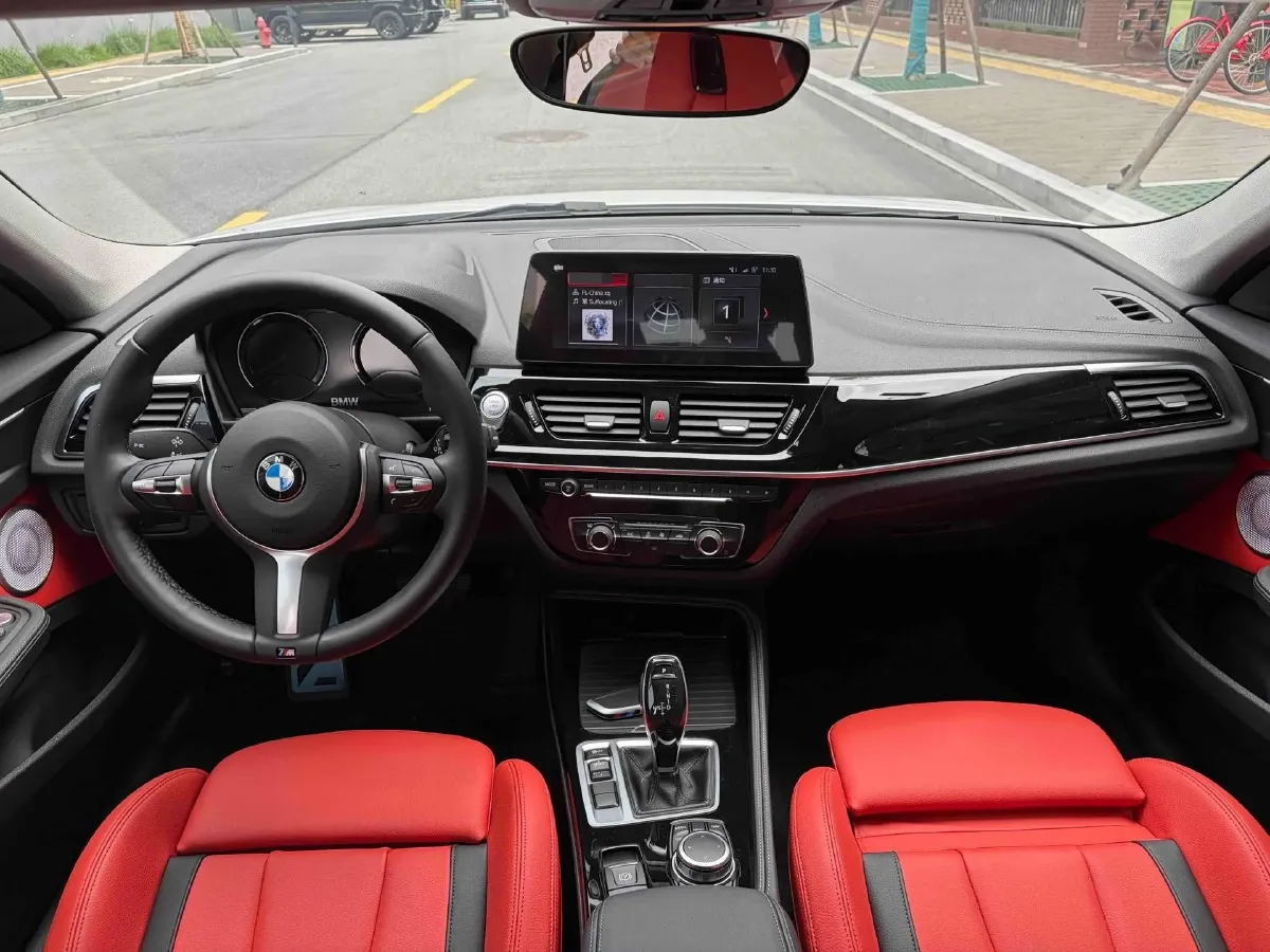 2023 BMW 1 Series 2.0T 178HP L4 7DCT,autocango,china used car exporter,china ev exporter,chinese used car exporter,chinese used ev exporter