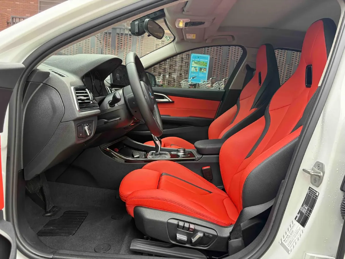 2023 BMW 1 Series 2.0T 178HP L4 7DCT,autocango,china used car exporter,china ev exporter,chinese used car exporter,chinese used ev exporter