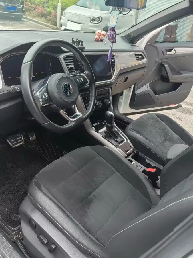 2022 Volkswagen T-Roc 1.4T 150HP L4 7DCT,autocango,china used car exporter,china ev exporter,chinese used car exporter,chinese used ev exporter