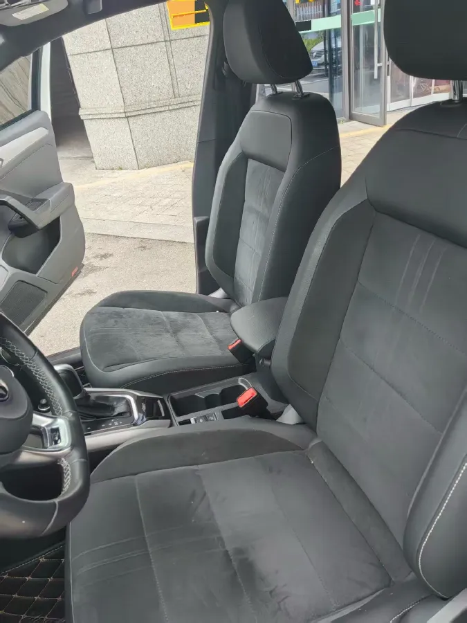 2022 Volkswagen T-Roc 1.4T 150HP L4 7DCT,autocango,china used car exporter,china ev exporter,chinese used car exporter,chinese used ev exporter