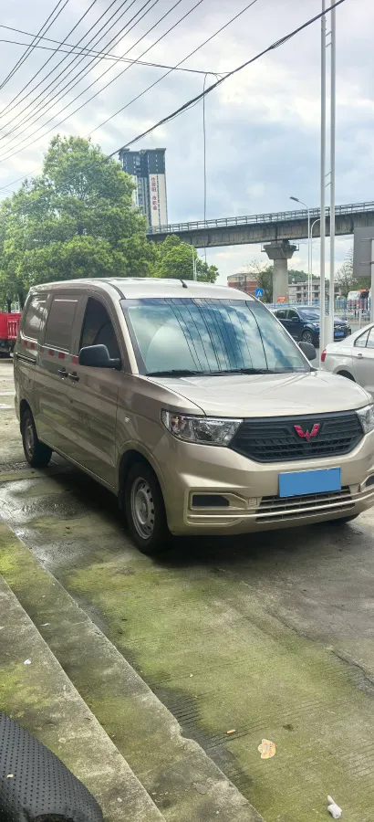 2022 WuLing HongGuang V 1.5L 99HP L4 6MT,autocango,china used car exporter,china ev exporter,chinese used car exporter,chinese used ev exporter