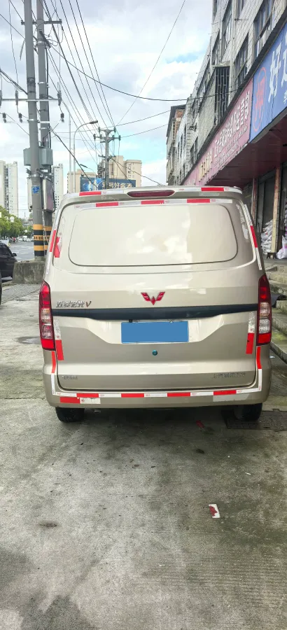 2022 WuLing HongGuang V 1.5L 99HP L4 6MT,autocango,china used car exporter,china ev exporter,chinese used car exporter,chinese used ev exporter
