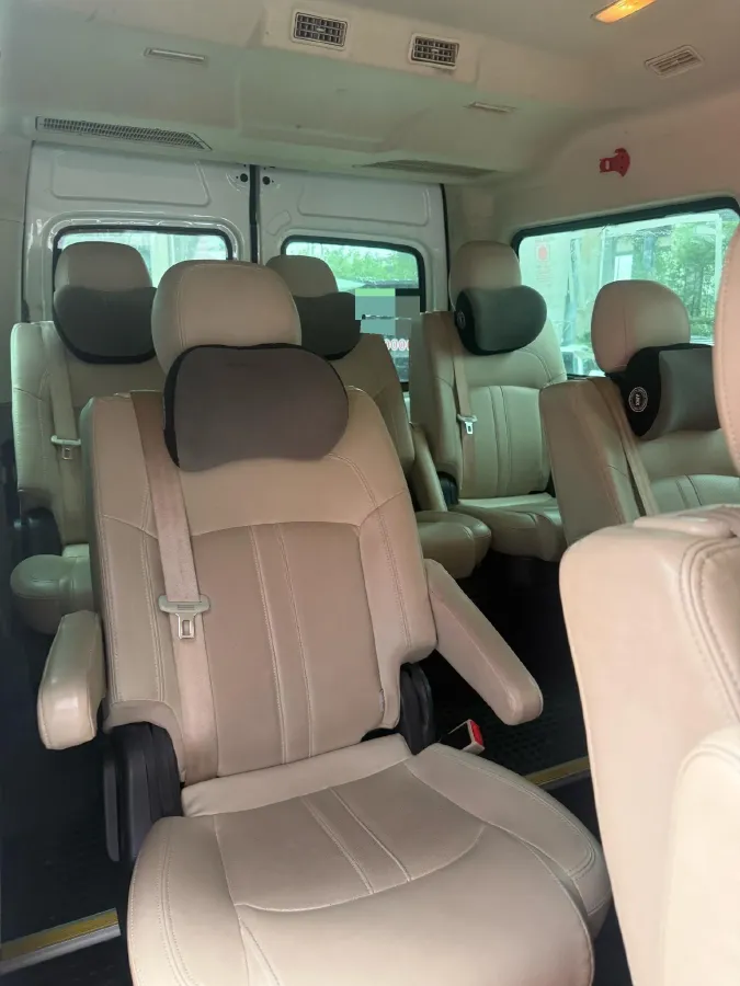 2021 MAXUS XinTu V80 2.0T 139HP L4 6MT,autocango,china used car exporter,china ev exporter,chinese used car exporter,chinese used ev exporter