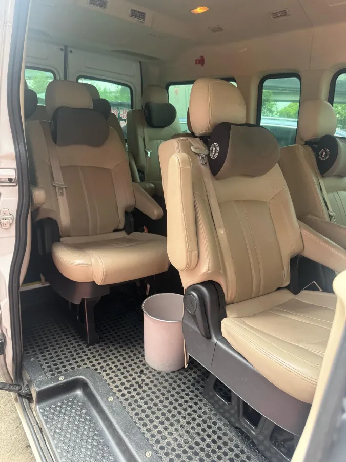 2021 MAXUS XinTu V80 2.0T 139HP L4 6MT,autocango,china used car exporter,china ev exporter,chinese used car exporter,chinese used ev exporter
