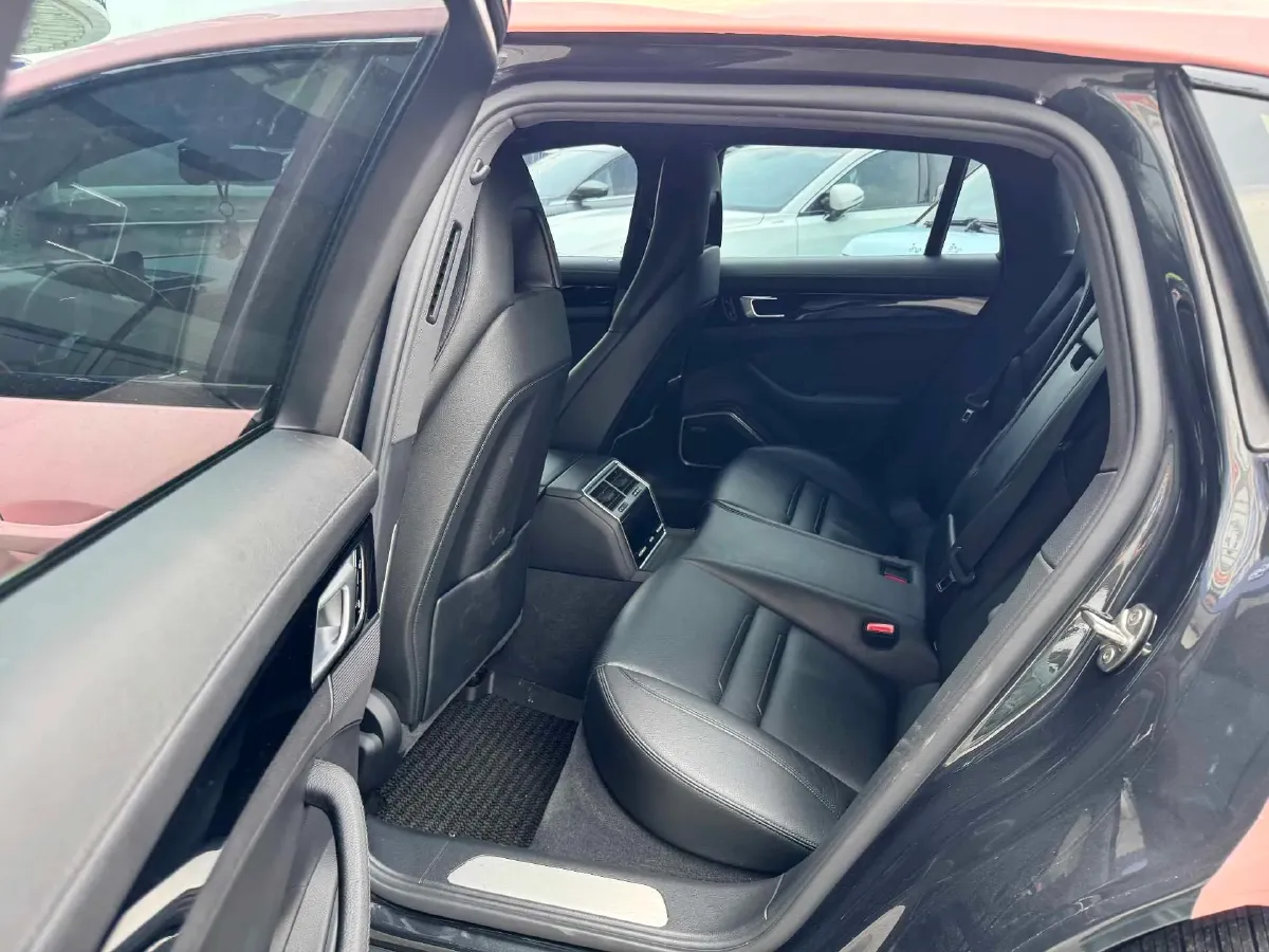 2017 Mercedes-Benz C AMG 4.0T 510HP V8 7AT,autocango,china used car exporter,china ev exporter,chinese used car exporter,chinese used ev exporter