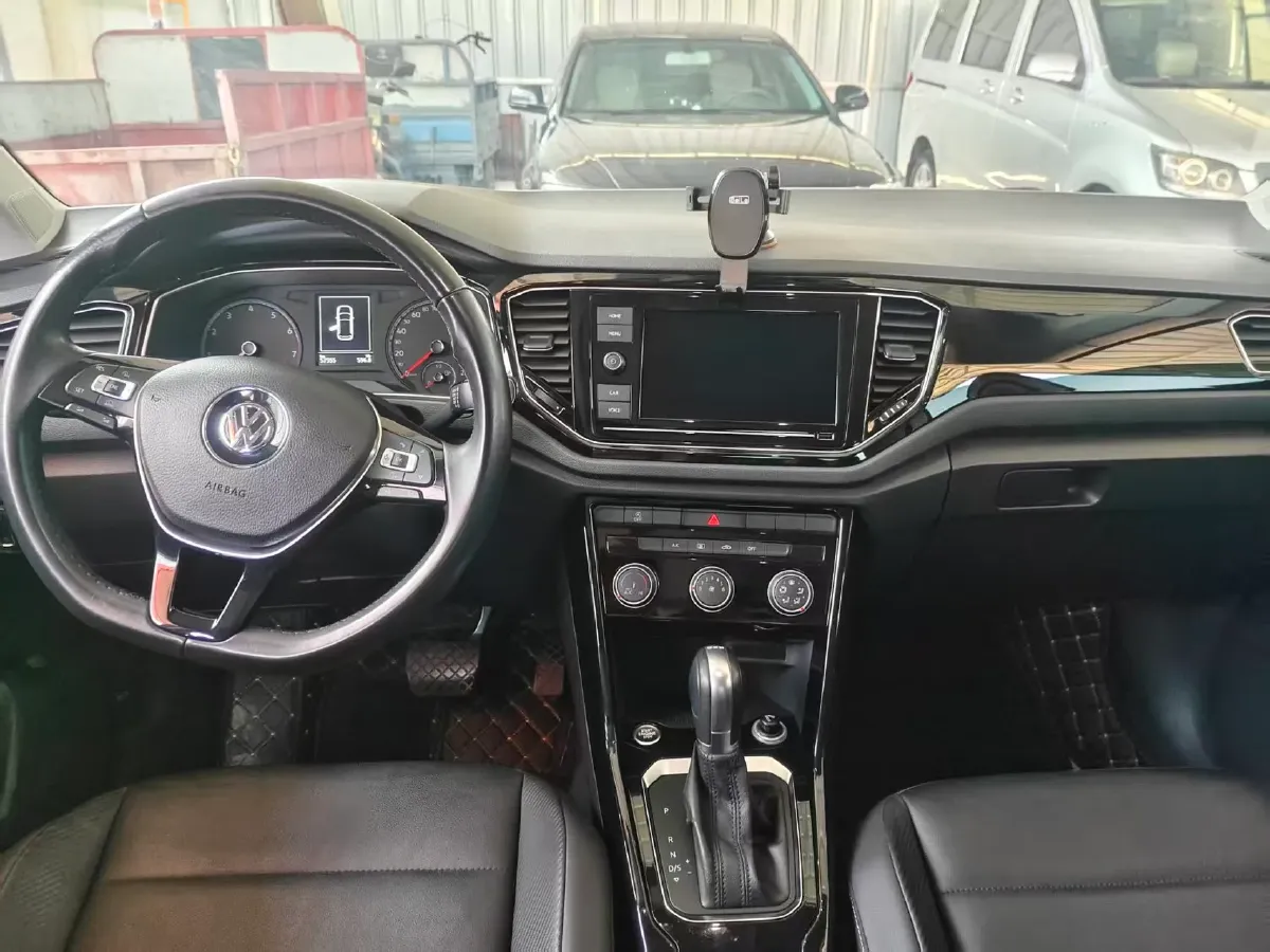 2019 Volkswagen T-Roc 1.4T 150HP L4 7DCT,autocango,china used car exporter,china ev exporter,chinese used car exporter,chinese used ev exporter