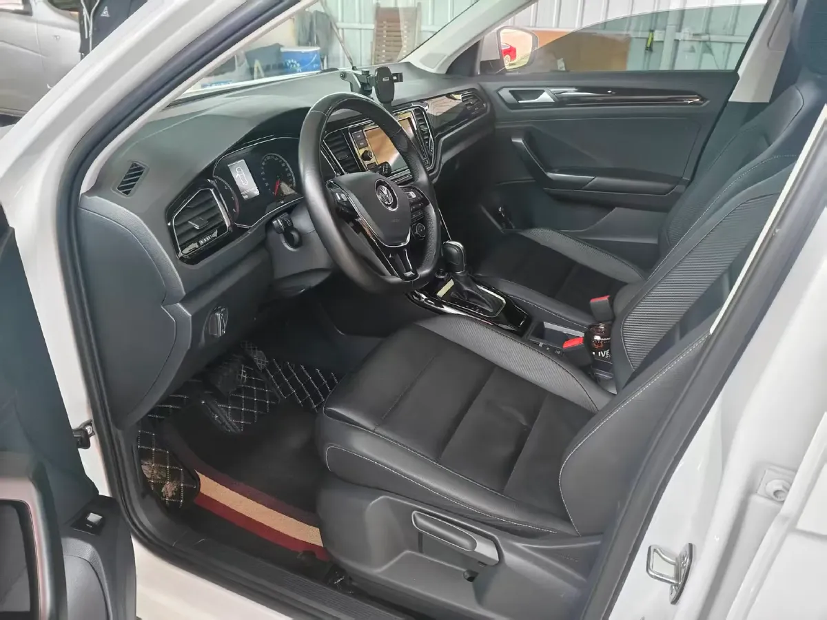 2019 Volkswagen T-Roc 1.4T 150HP L4 7DCT,autocango,china used car exporter,china ev exporter,chinese used car exporter,chinese used ev exporter