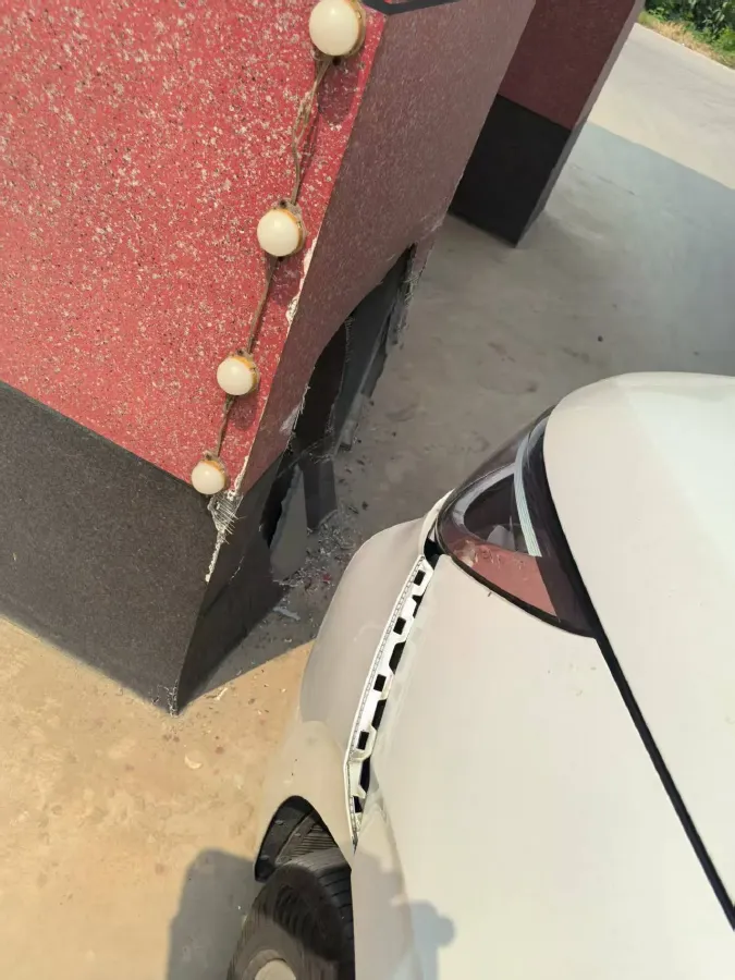 2024 Voyah Dream 1.5T 150HP L4 PHEV 43KWH,autocango,china used car exporter,china ev exporter,chinese used car exporter,chinese used ev exporter