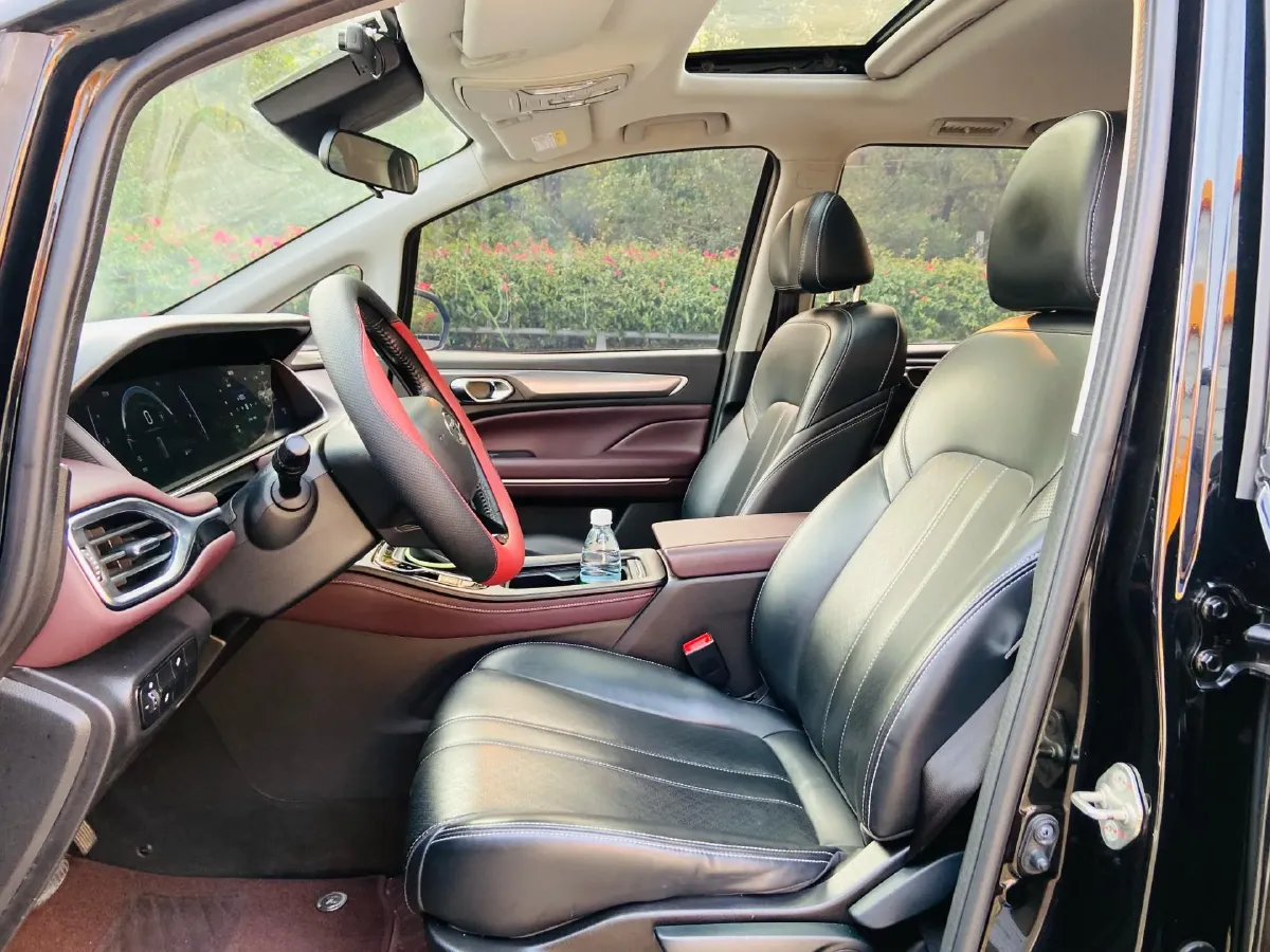 2021 GAC Trumpchi M6 1.5T 169HP L4 7DCT,autocango,china used car exporter,china ev exporter,chinese used car exporter,chinese used ev exporter