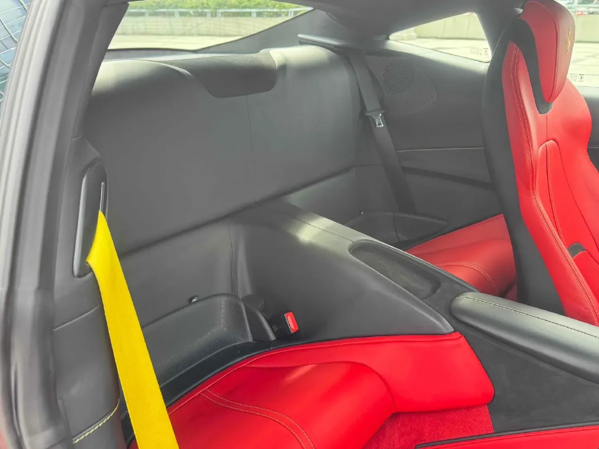 2020 Ferrari Roma 3.9T 620HP V8 8DCT,autocango,china used car exporter,china ev exporter,chinese used car exporter,chinese used ev exporter