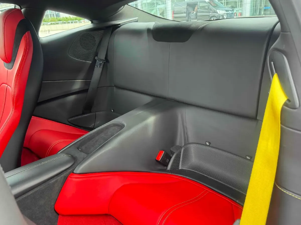 2020 Ferrari Roma 3.9T 620HP V8 8DCT,autocango,china used car exporter,china ev exporter,chinese used car exporter,chinese used ev exporter