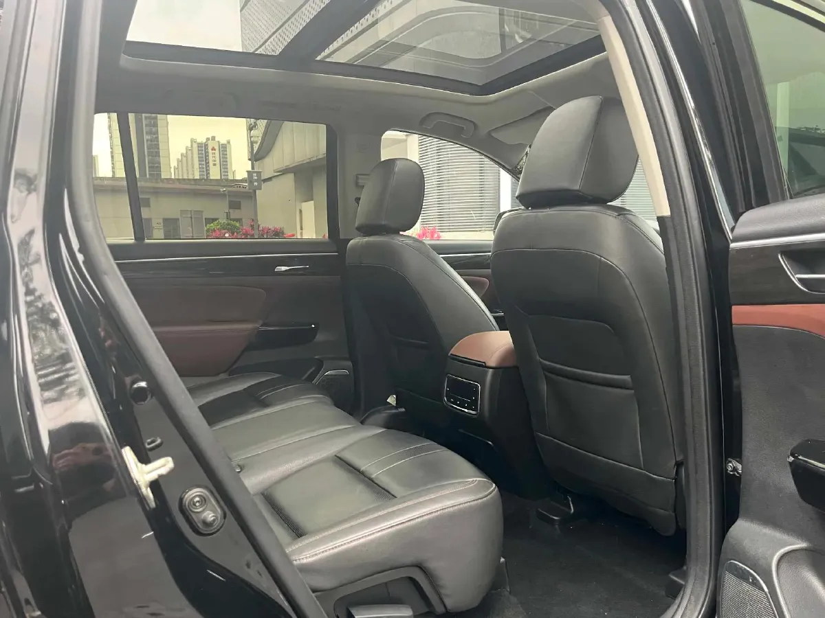 2017 GAC Trumpchi GS8 2.0T 201HP L4 6AT,autocango,china used car exporter,china ev exporter,chinese used car exporter,chinese used ev exporter