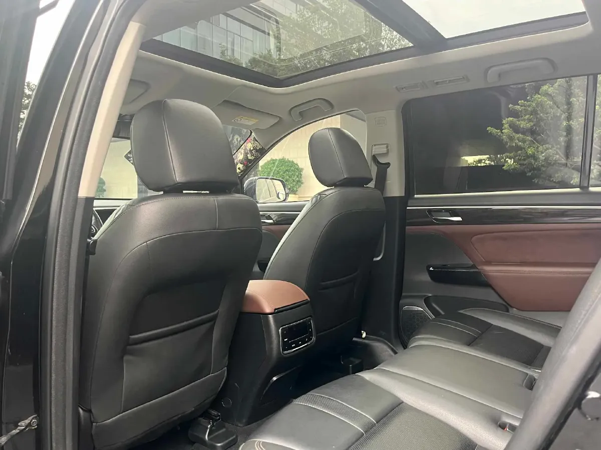 2017 GAC Trumpchi GS8 2.0T 201HP L4 6AT,autocango,china used car exporter,china ev exporter,chinese used car exporter,chinese used ev exporter