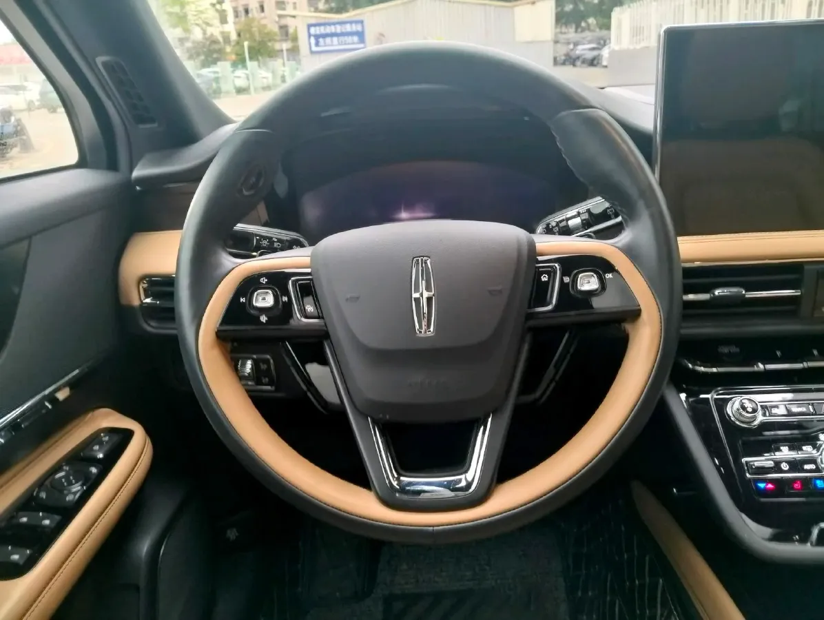 2022 Lincoln Corsair 2.0T 245HP L4 8AT,autocango,china used car exporter,china ev exporter,chinese used car exporter,chinese used ev exporter