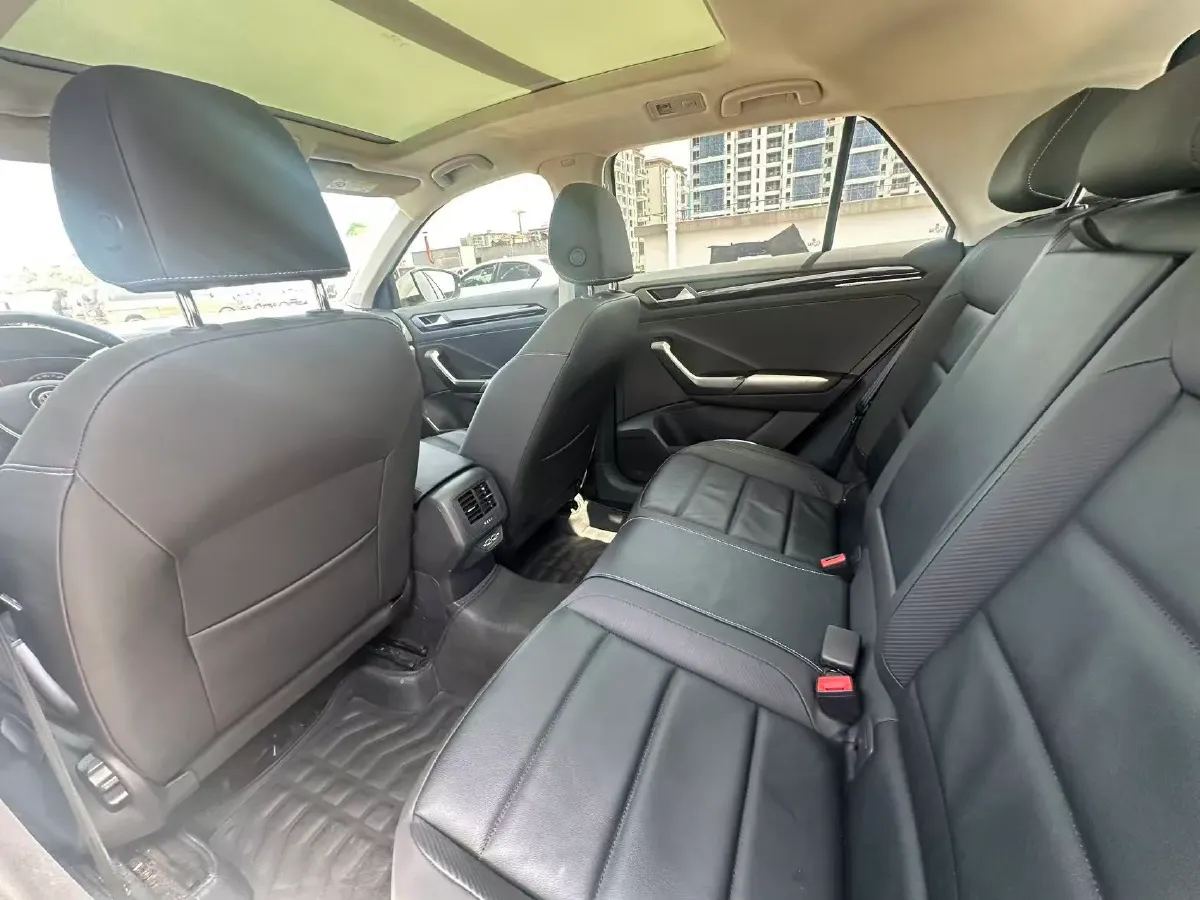 2019 Volkswagen T-Roc 1.4T 150HP L4 7DCT,autocango,china used car exporter,china ev exporter,chinese used car exporter,chinese used ev exporter