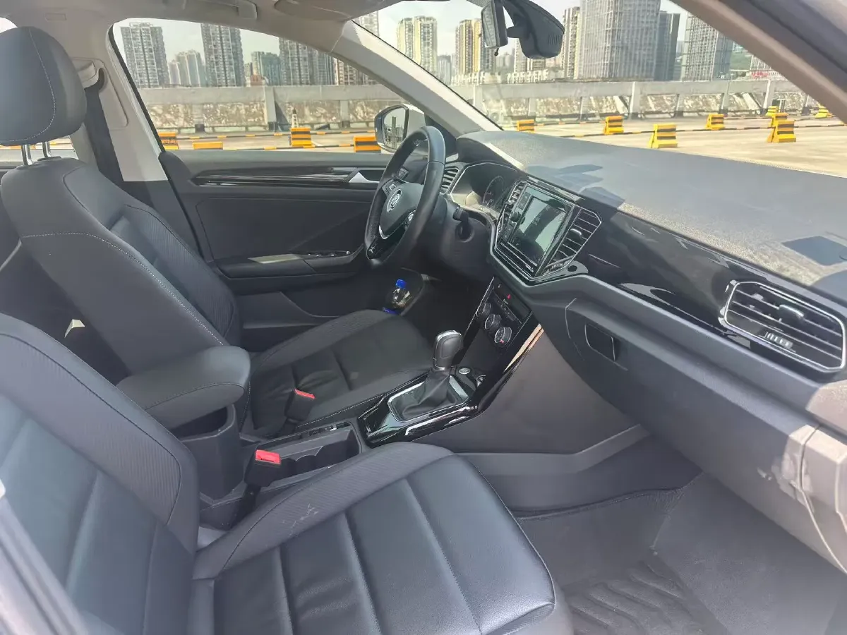 2019 Volkswagen T-Roc 1.4T 150HP L4 7DCT,autocango,china used car exporter,china ev exporter,chinese used car exporter,chinese used ev exporter