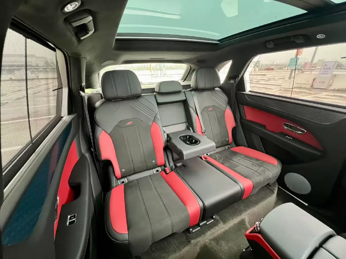 2022 Bentley Bentayga 4.0T 550HP V8 8AT,autocango,china used car exporter,china ev exporter,chinese used car exporter,chinese used ev exporter