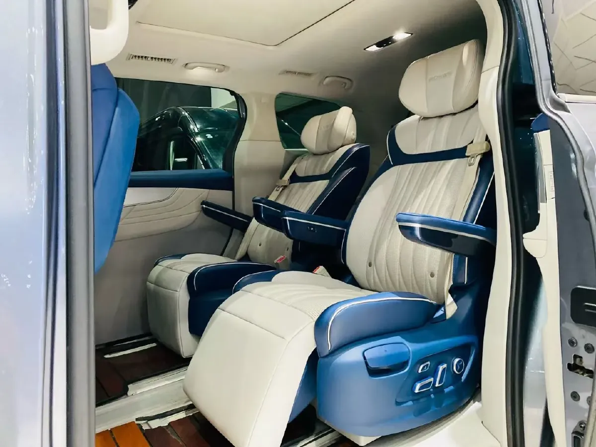 2022 Roewe iMAX8 2.0T 234HP L4 8AT,autocango,china used car exporter,china ev exporter,chinese used car exporter,chinese used ev exporter