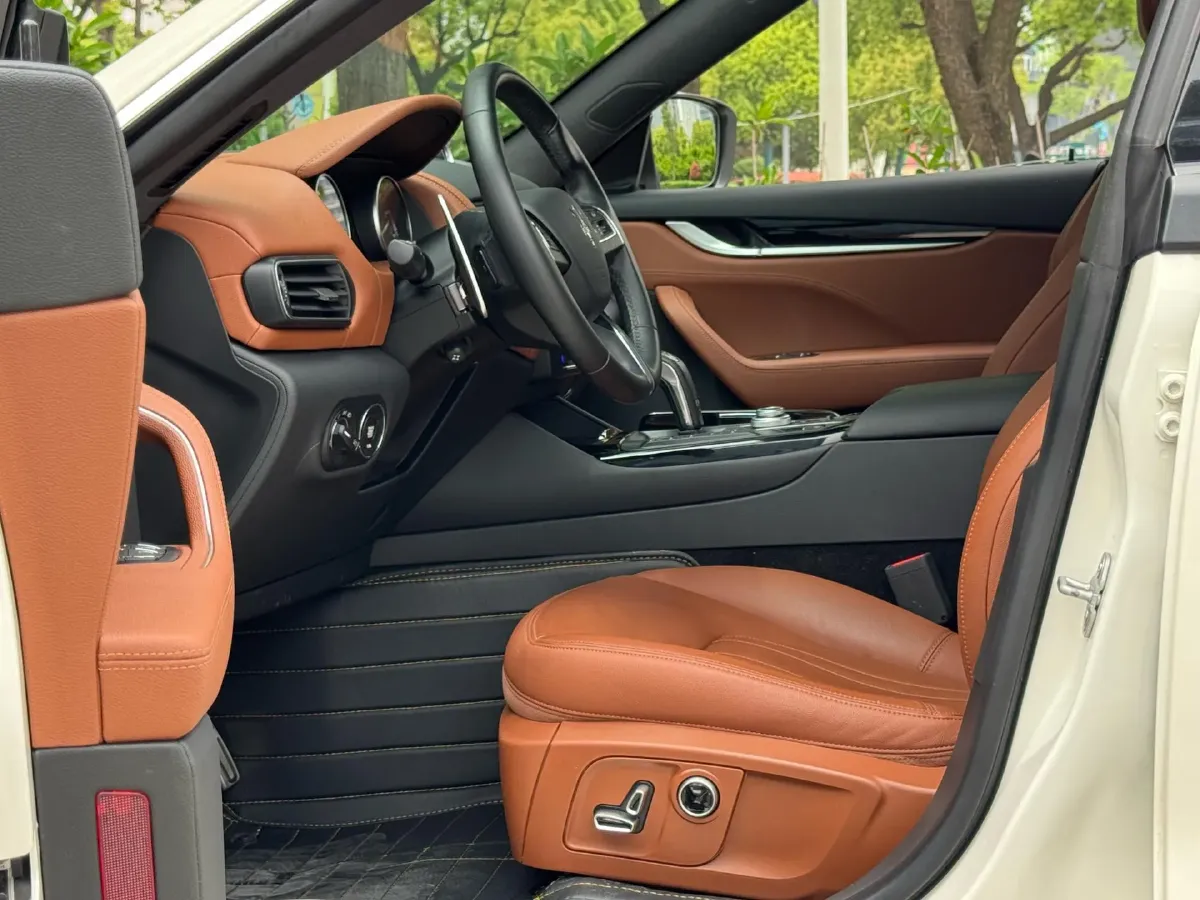 2021 Maserati Levante 3.0T 350HP V6 8AT,autocango,china used car exporter,china ev exporter,chinese used car exporter,chinese used ev exporter