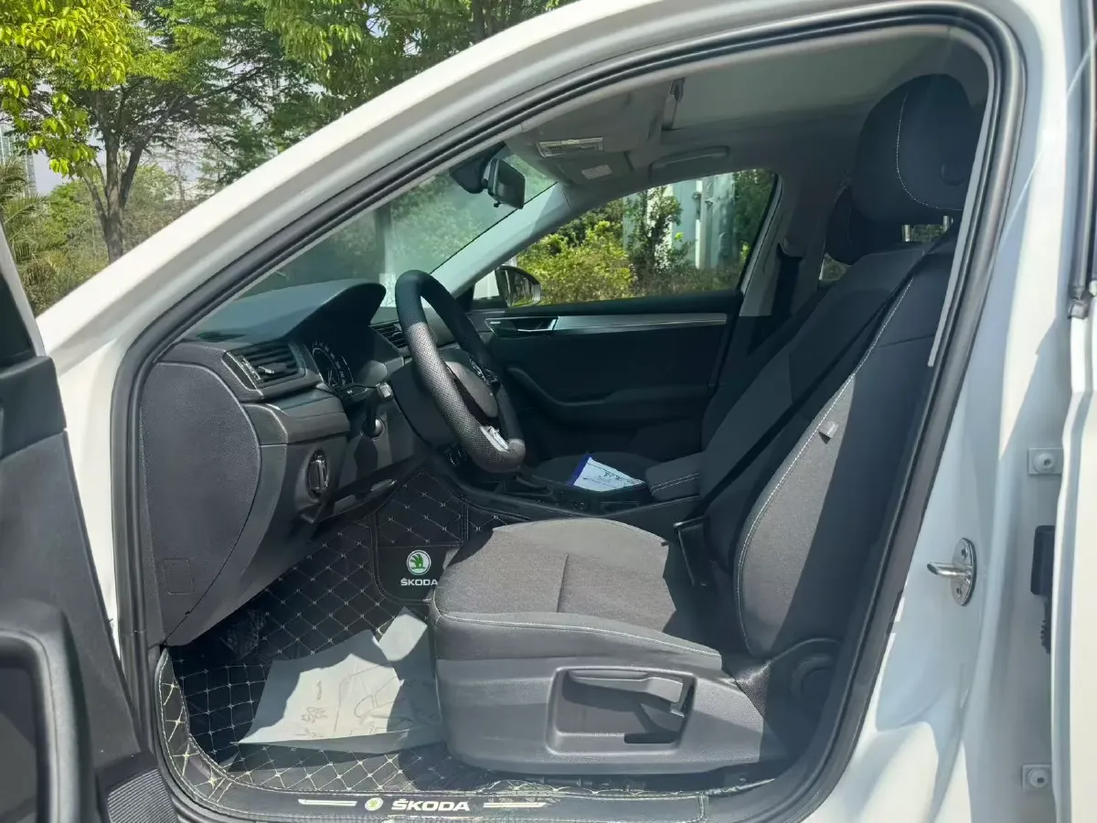 2019 Skoda Superb 1.4T 150HP L4 7DCT,autocango,china used car exporter,china ev exporter,chinese used car exporter,chinese used ev exporter