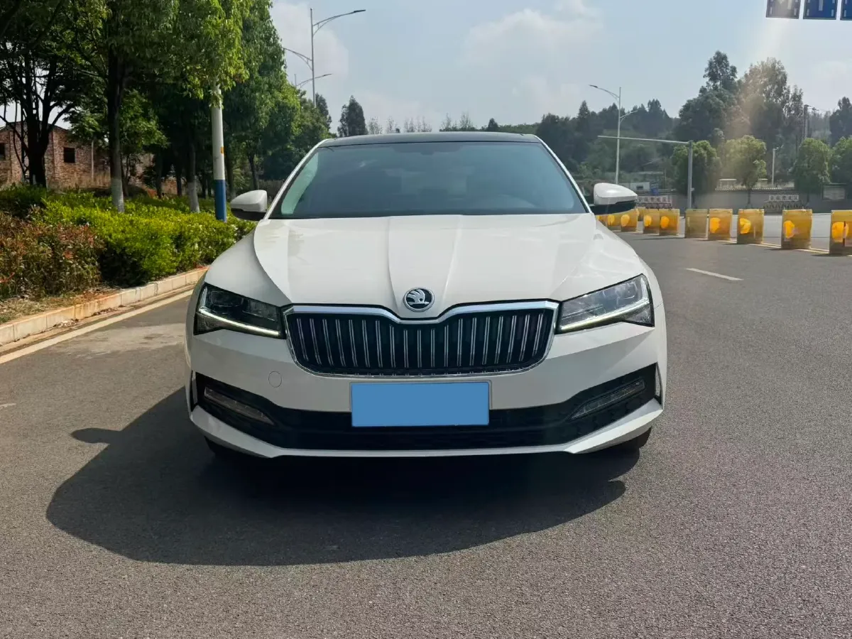 2019 Skoda Superb 1.4T 150HP L4 7DCT,autocango,china used car exporter,china ev exporter,chinese used car exporter,chinese used ev exporter