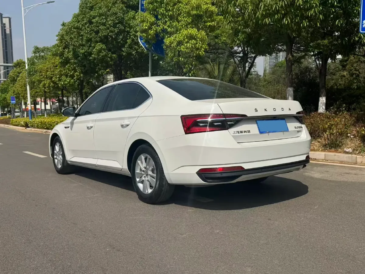 2019 Skoda Superb 1.4T 150HP L4 7DCT,autocango,china used car exporter,china ev exporter,chinese used car exporter,chinese used ev exporter