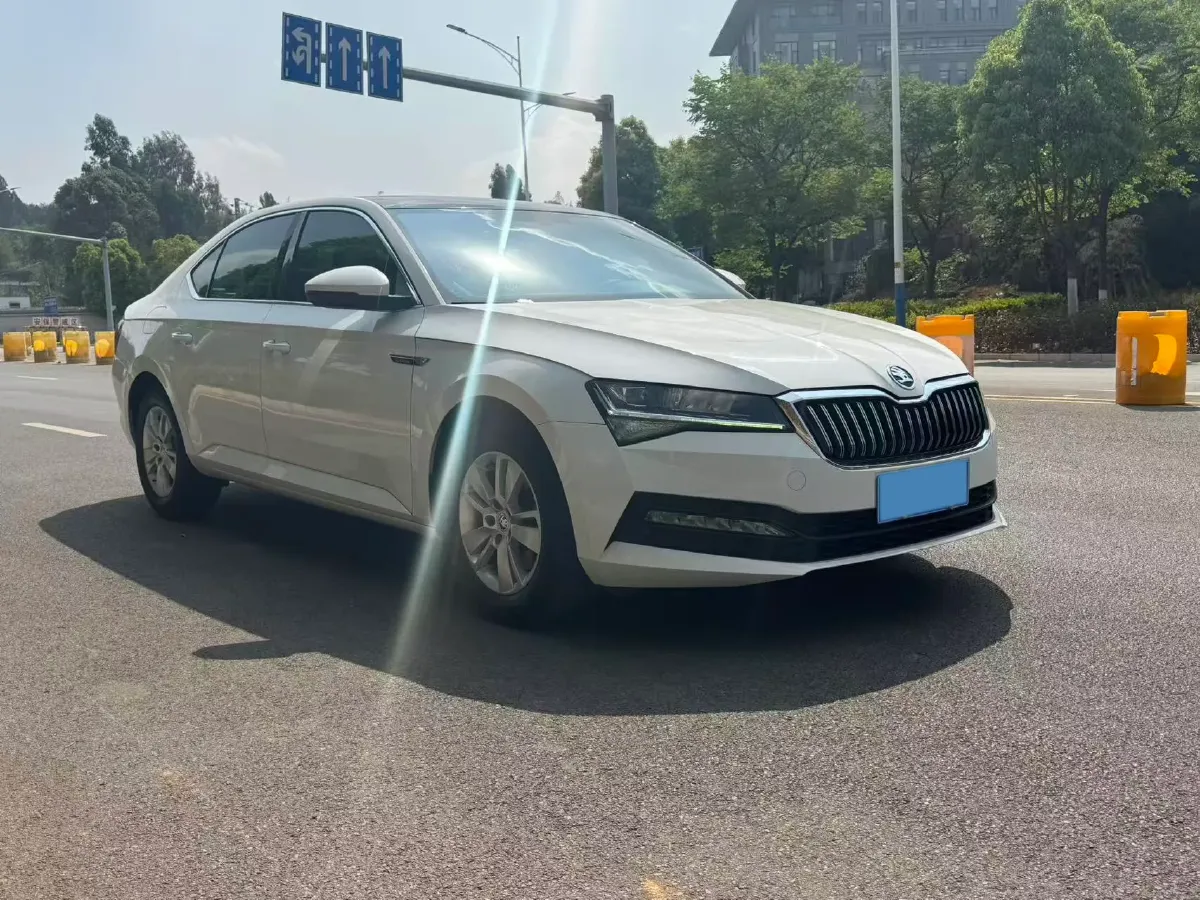2019 Skoda Superb 1.4T 150HP L4 7DCT,autocango,china used car exporter,china ev exporter,chinese used car exporter,chinese used ev exporter