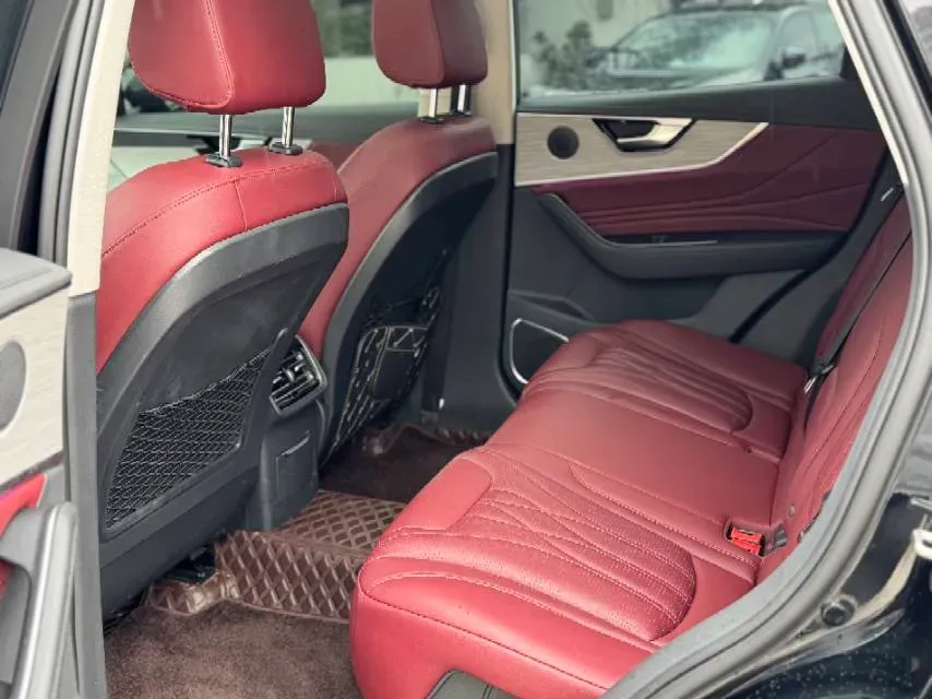 2025 HongQi HS5 2.0T 252HP L4 8AT,autocango,china used car exporter,china ev exporter,chinese used car exporter,chinese used ev exporter