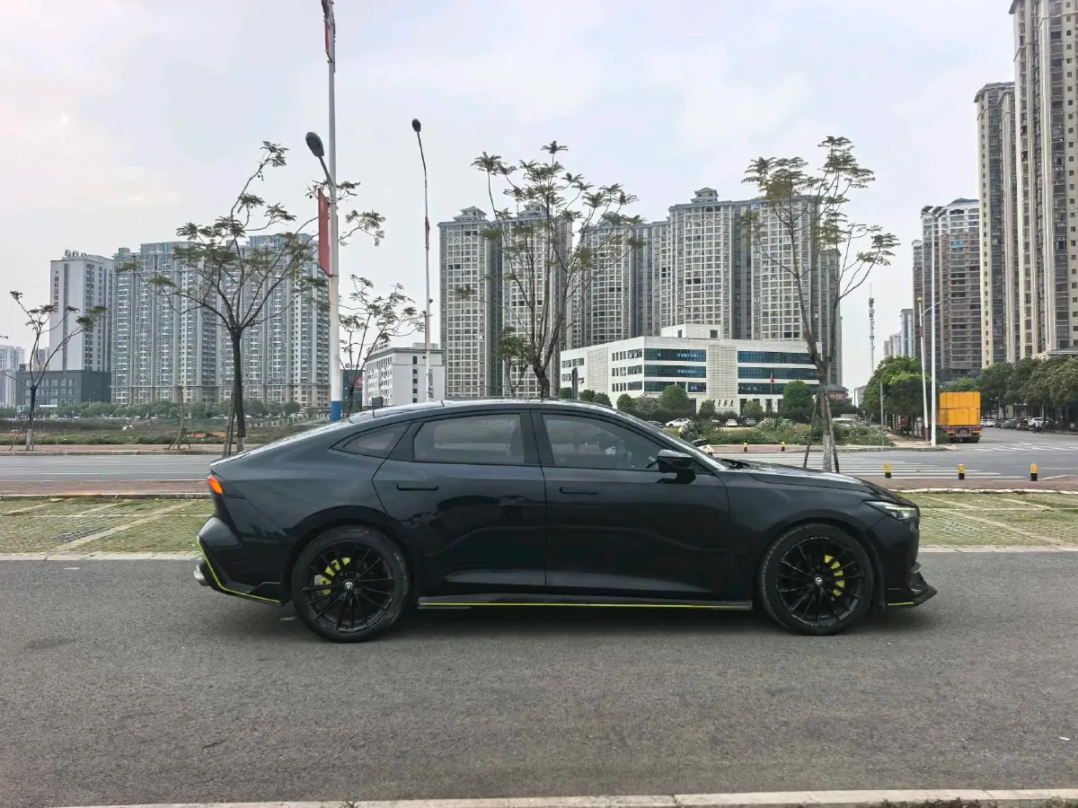 2022 ChangAn UNI-V 1.5T 188HP L4 7DCT,autocango,china used car exporter,china ev exporter,chinese used car exporter,chinese used ev exporter