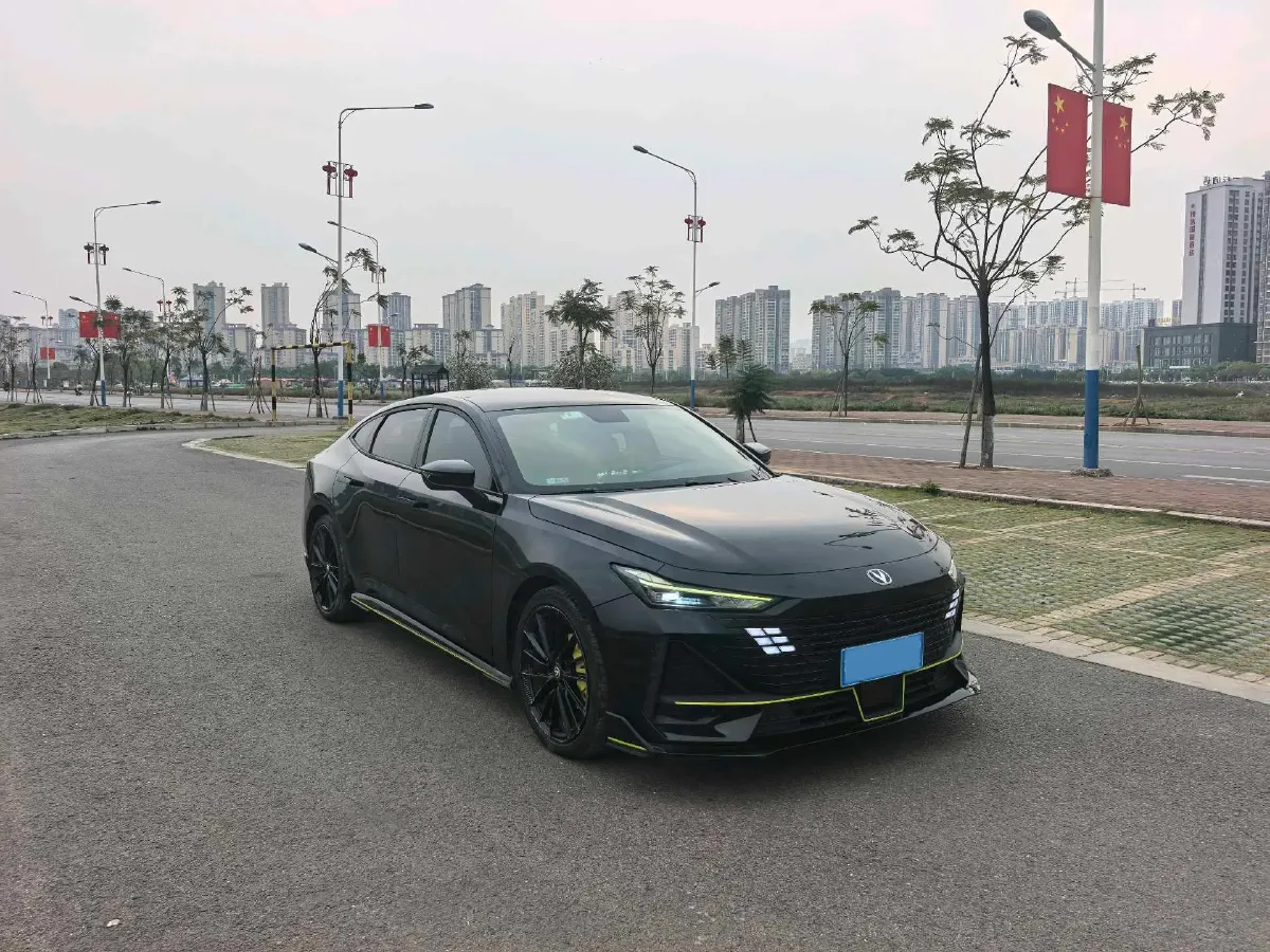 2022 ChangAn UNI-V 1.5T 188HP L4 7DCT,autocango,china used car exporter,china ev exporter,chinese used car exporter,chinese used ev exporter